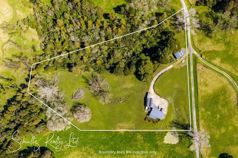 Photo of property in 32 Nikau Lane, Maungaturoto, 0520