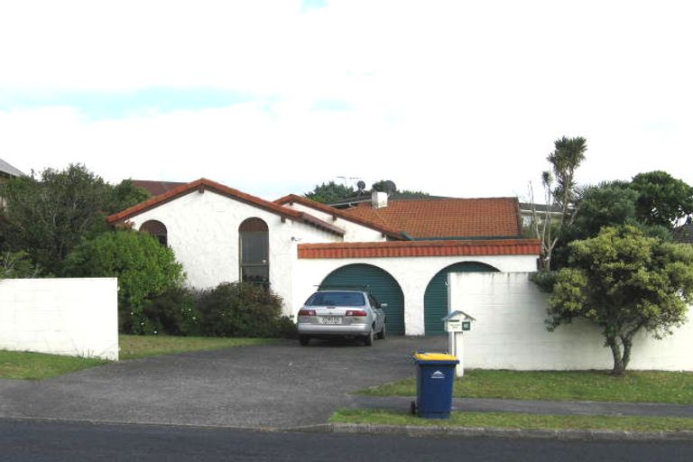 Photo of property in 12 Stapleford Crescent, Browns Bay, Auckland, 0630