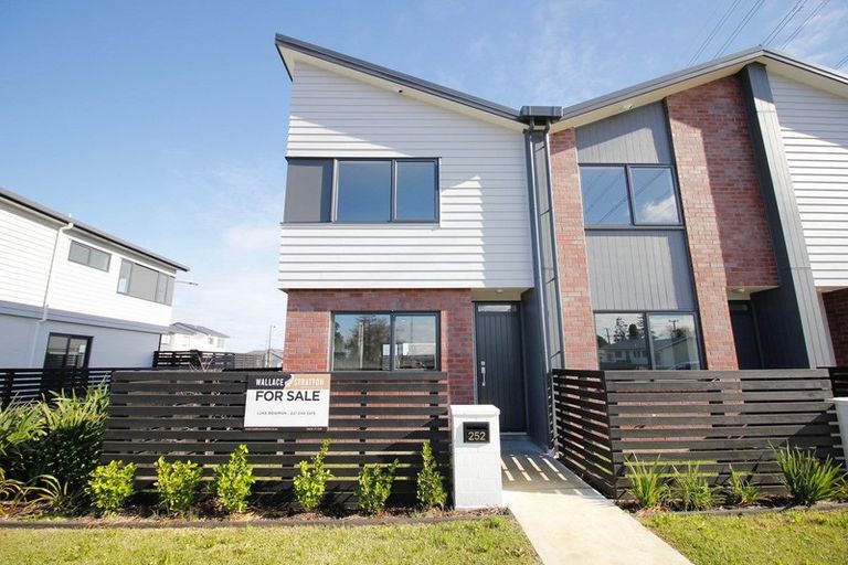 Photo of property in 252 Porchester Road, Takanini, 2112