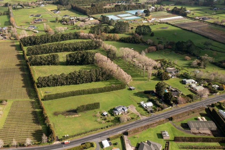 Photo of property in 792 Waitakere Road, Kumeu, 0891