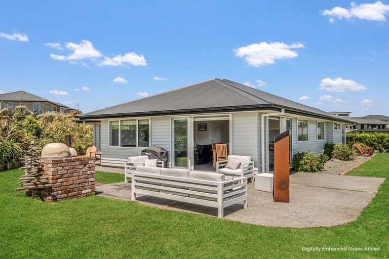 Photo of property in 33 Golf Vue Place, Castlecliff, Whanganui, 4501
