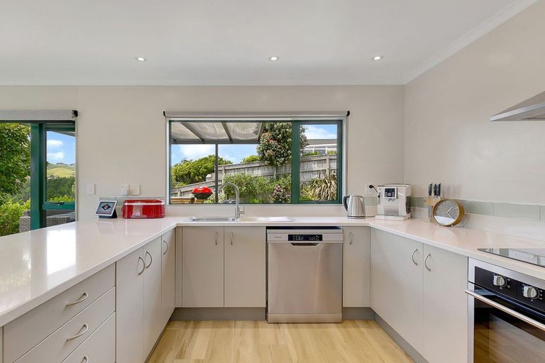 Photo of property in 71 Te Puia Drive, Aotea, Porirua, 5024