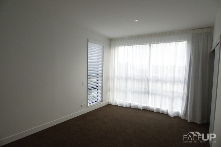 Photo of property in 242 Hobsonville Point Road, Hobsonville, Auckland, 0616