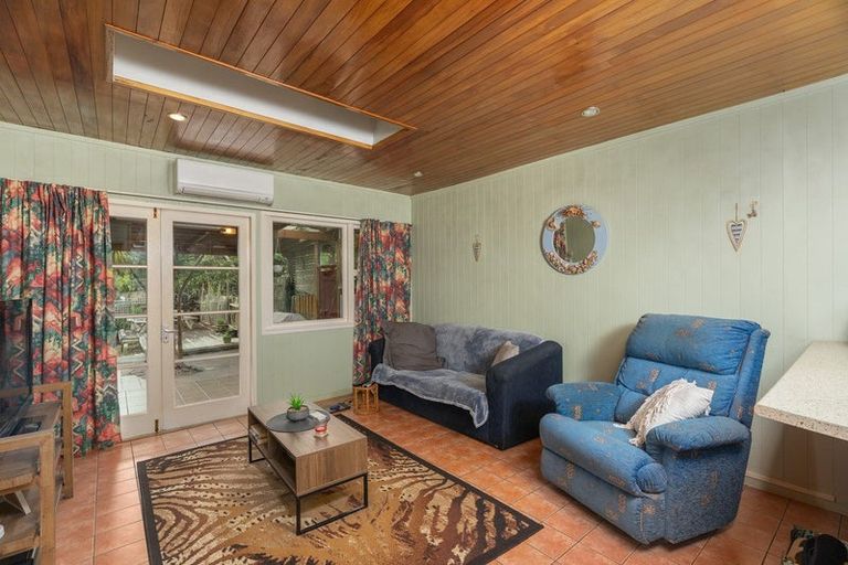 Photo of property in 132 Oakura Road, Oakura, Hikurangi, 0184