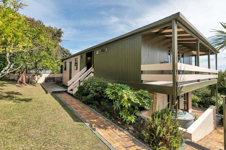 Photo of property in 7 Galaxy Drive, Mairangi Bay, Auckland, 0630