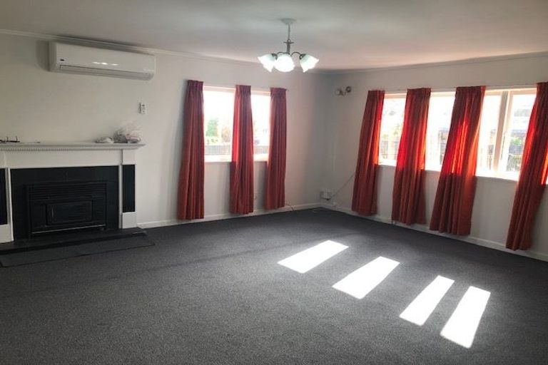 Photo of property in 20 Saint Leonards Road, Kelston, Auckland, 0602