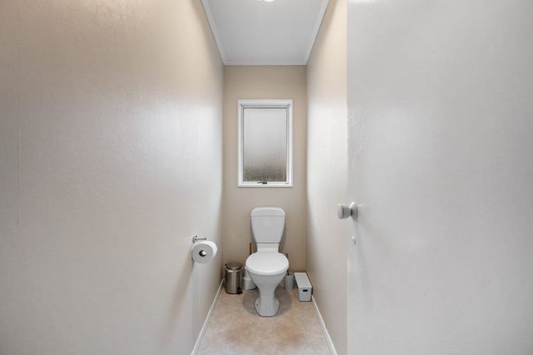 Photo of property in 105 Hillcrest Drive, Kelvin Grove, Palmerston North, 4414