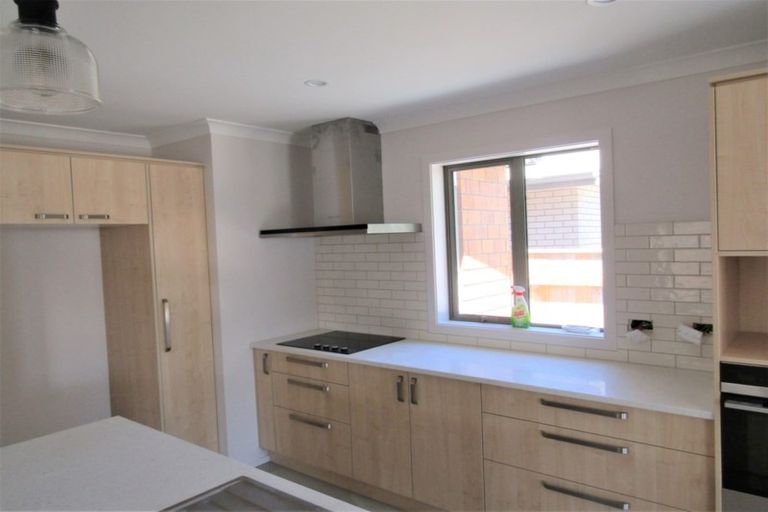 Photo of property in 2 Yeats Grove, Trentham, Upper Hutt, 5018