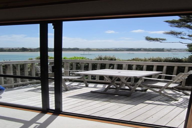 Photo of property in 2/34 Oruamo Place, Beach Haven, Auckland, 0626