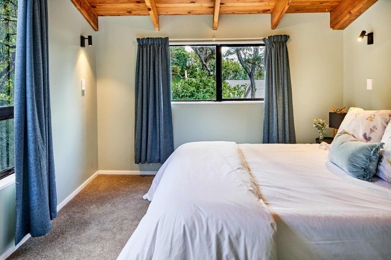 Photo of property in 190 Paremata Road, Paremata, Porirua, 5024