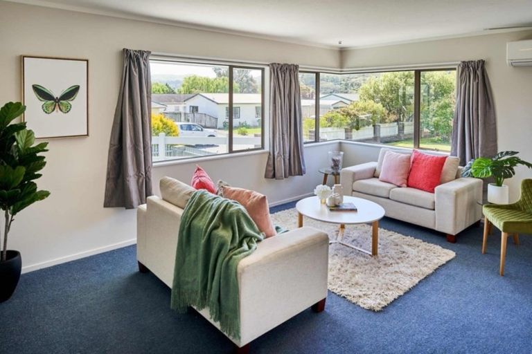 Photo of property in 4a Glenbrook Grove, Naenae, Lower Hutt, 5011