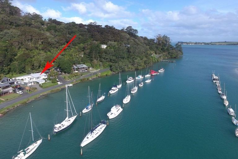 Photo of property in 260 Wade River Road, Wade Heads, Whangaparaoa, 0932