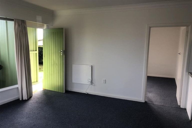 Photo of property in 16 Howard Road, Taradale, Napier, 4112
