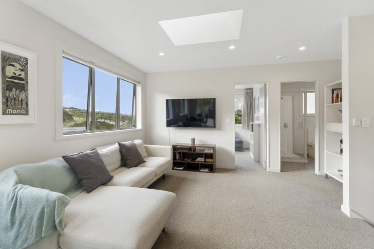 Photo of property in 10a Rarangi Way, Owhiro Bay, Wellington, 6023