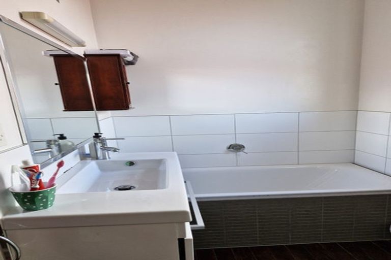 Photo of property in 102 Clyde Street, Island Bay, Wellington, 6023