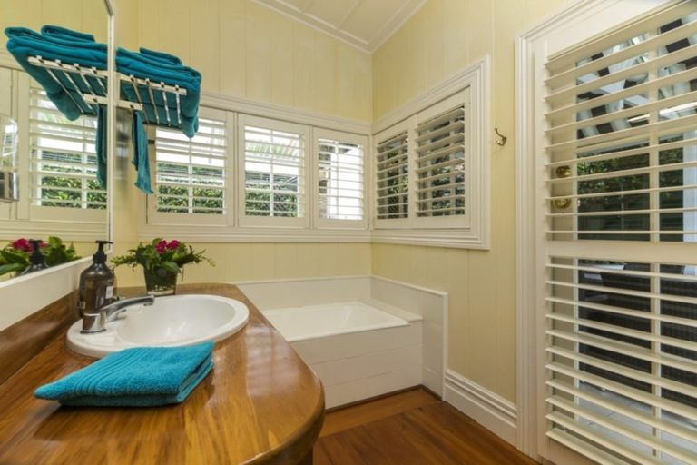 Photo of property in 8 Dodson Avenue, Milford, Auckland, 0620