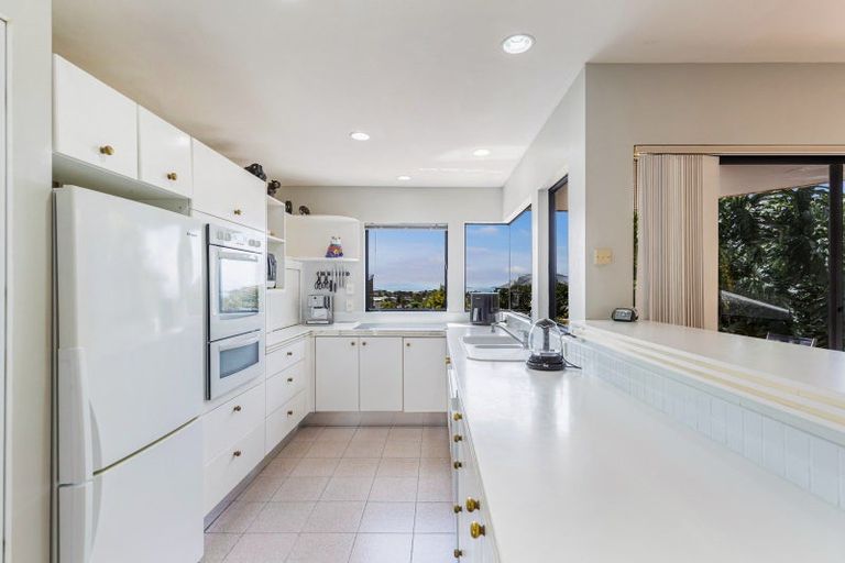 Photo of property in 2/7 Calypso Place, Rothesay Bay, Auckland, 0630