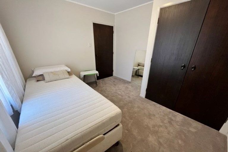 Photo of property in 9 Tromie Place, Highland Park, Auckland, 2010