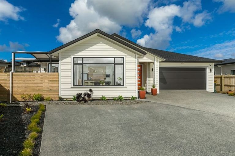 Photo of property in 13 Remana Crescent, Huapai, Kumeu, 0810