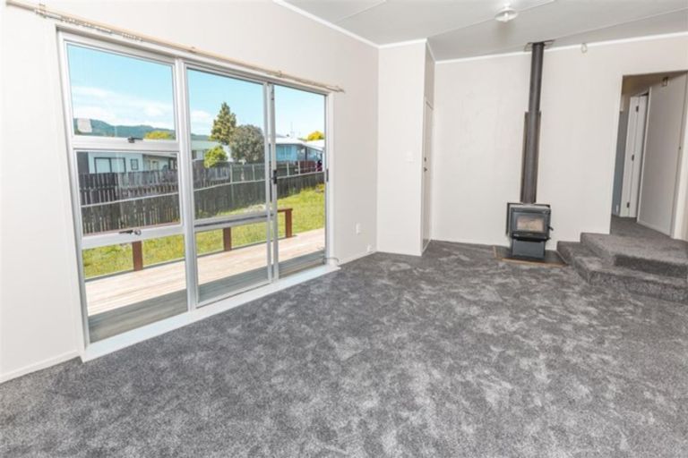 Photo of property in 18 Sequoia Crescent, Owhata, Rotorua, 3010