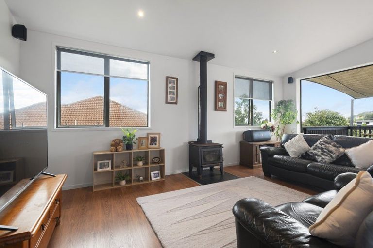 Photo of property in 27 Bayvista Close, Welcome Bay, Tauranga, 3112