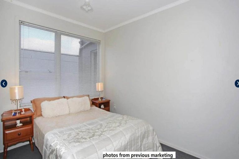 Photo of property in 3 Hillary Heights Avenue, Glendene, Auckland, 0602