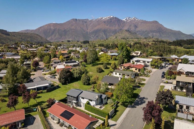 Photo of property in 8 Bracken Street, Arrowtown, 9302