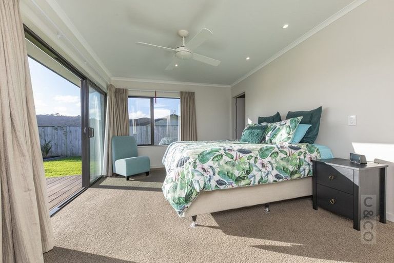 Photo of property in 4 Korako Drive, Kumeu, 0810