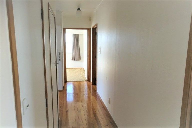 Photo of property in 2/1 Edgeworth Road, Glenfield, Auckland, 0629