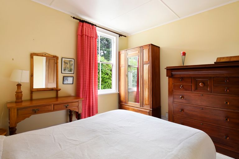 Photo of property in 143 Tasman Street, Nelson, 7010