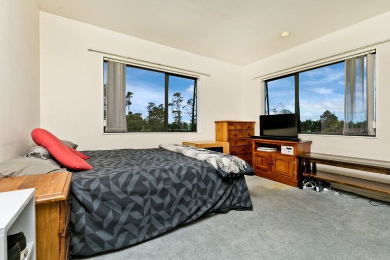 Photo of property in 46 Vintage Drive, Henderson, Auckland, 0612