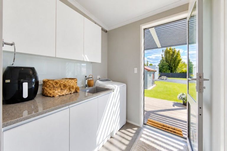 Photo of property in 989 East Coast Road, Kaiaua, Miranda, 2473