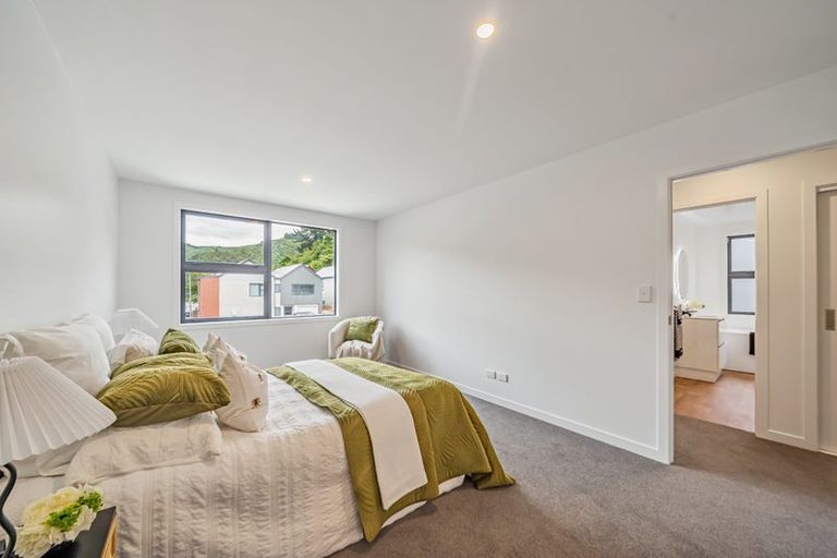 Photo of property in 2/60 Akatarawa Road, Brown Owl, Upper Hutt, 5018