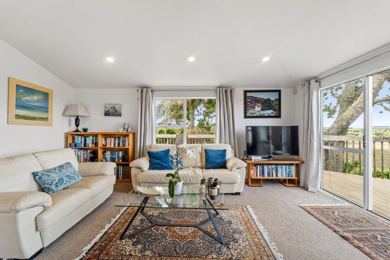 Photo of property in 2/63 College Road, Northcote, Auckland, 0627