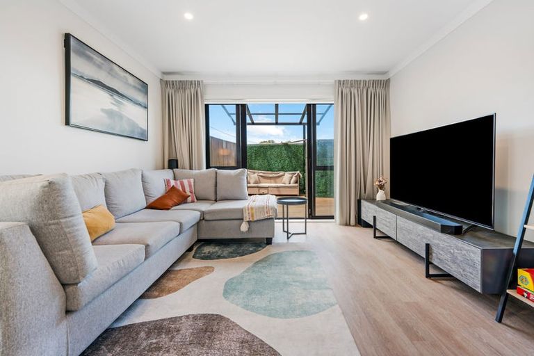 Photo of property in 1/2 Brandon Road, Glen Eden, Auckland, 0602