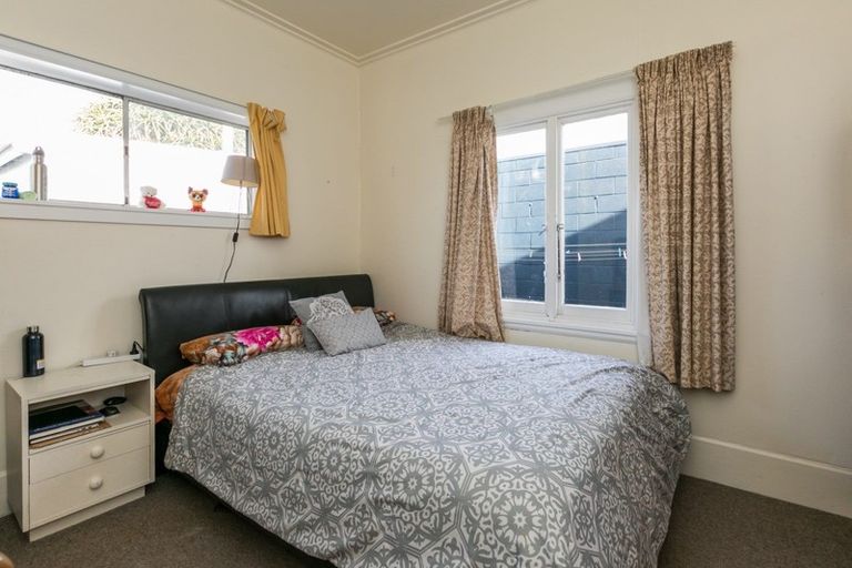 Photo of property in 12 Kinross White Street, Napier South, Napier, 4110