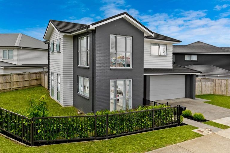 Photo of property in 2 Vincent Mcgrath Crescent, Swanson, Auckland, 0614