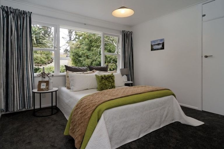 Photo of property in 315 Sturges Road, Henderson Valley, Auckland, 0612