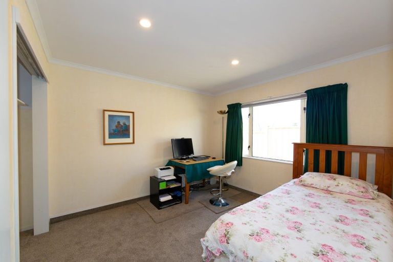 Photo of property in 8 Dules Walk, Taradale, Napier, 4112