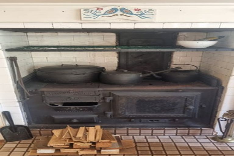 Photo of property in 100 Mcleavey Road, Ohau, Levin, 5570