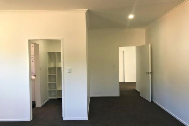 Photo of property in 10 Arataki Way, Glen Eden, Auckland, 0602