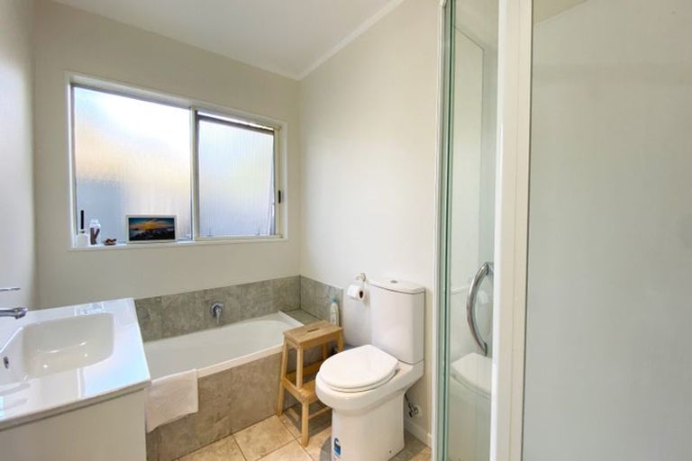 Photo of property in 7 Campile Close, East Tamaki, Auckland, 2016
