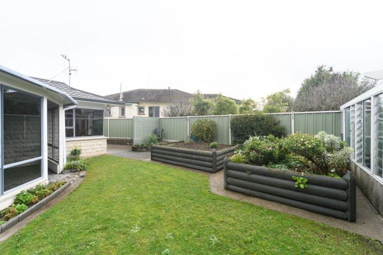 Photo of property in 28 Cedar Crescent, Feilding, 4702