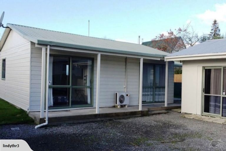 Photo of property in 8c Farnworth Avenue, Holdens Bay, Rotorua, 3010