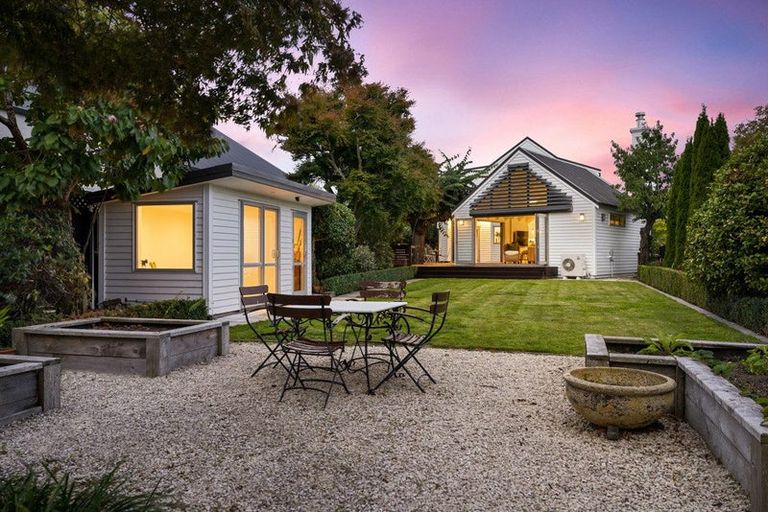 Photo of property in 9 Kotare Street, Fendalton, Christchurch, 8041