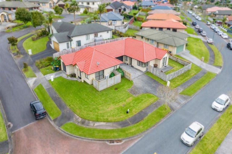 Photo of property in 1 Chardonnay Rise, Henderson, Auckland, 0612