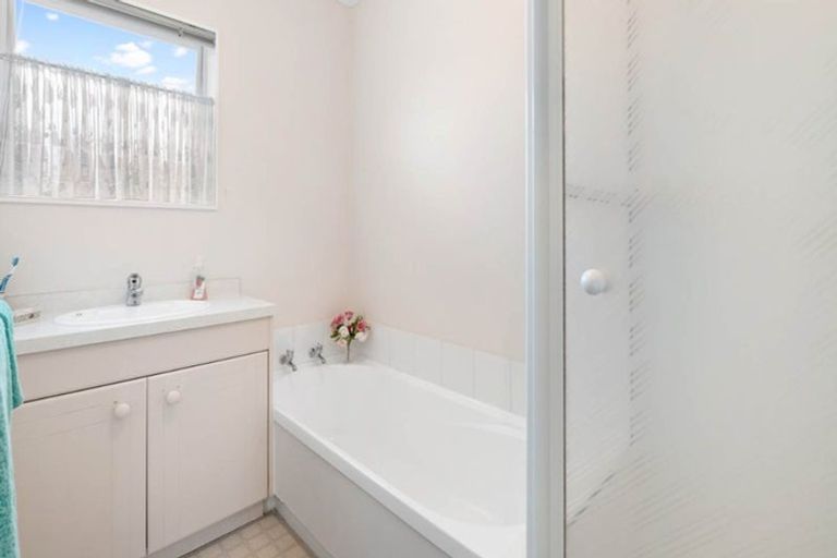 Photo of property in 98d Lakeside Drive, Orewa, 0931