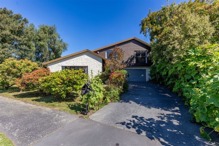 Photo of property in 12 Cunliffe Road, Redwood, Christchurch, 8051