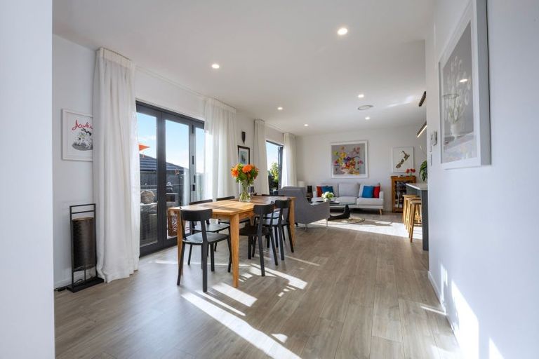 Photo of property in 18 Jane Maree Road, Kumeu, 0810