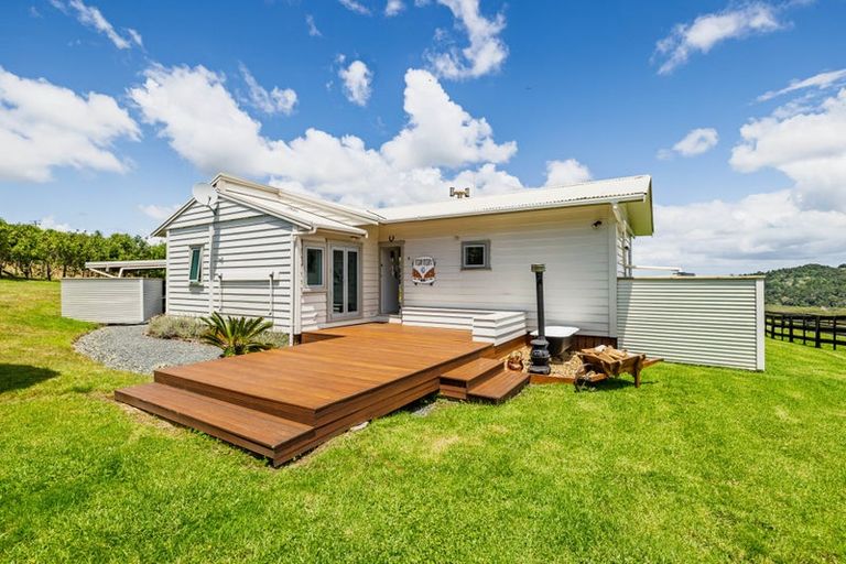 Photo of property in 6 Te Pahi River Drive, Paparoa, Maungaturoto, 0583